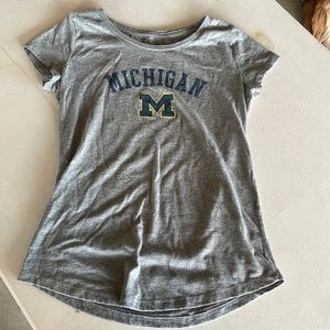 Girls University of Michigan Tshirt. Large